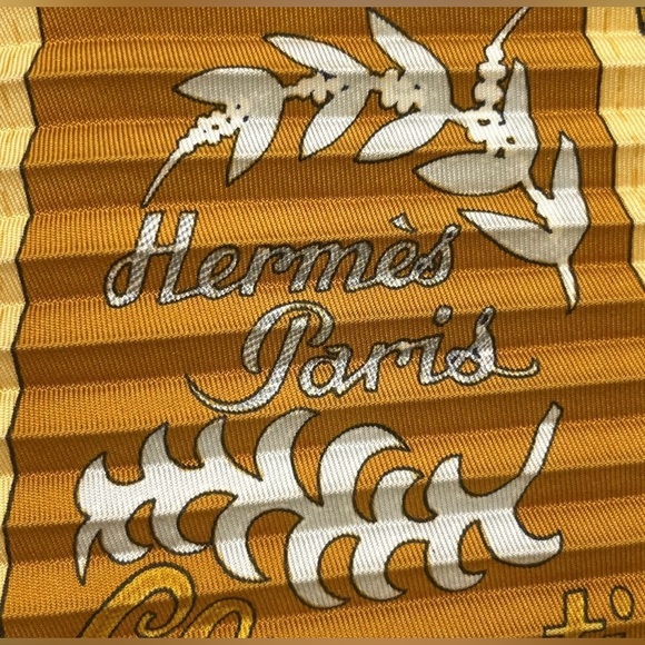 Authentic Hermes Pleated Cliquetis Kachi Sword Pattern Silk Scarf Box - Picture 12 of 17